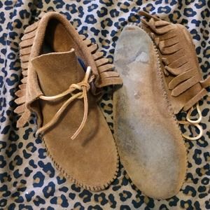 ‼on hold‼️Minnetonka fringe shoes ‼️‼️Authentic‼️