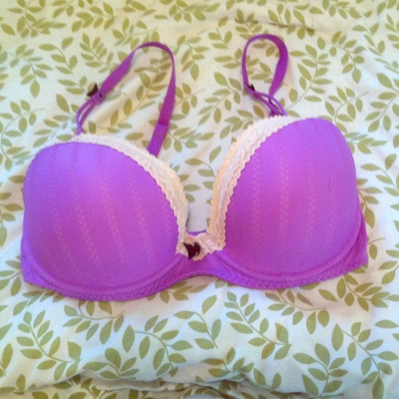 32D Betsy Johnson bra