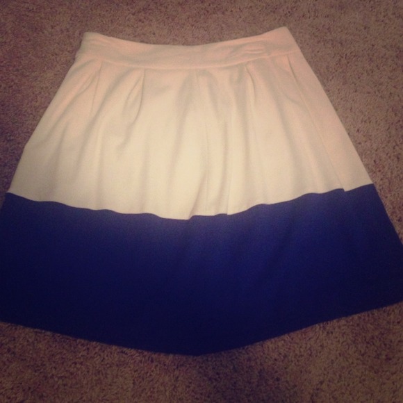 White and royal blue skirt never worn