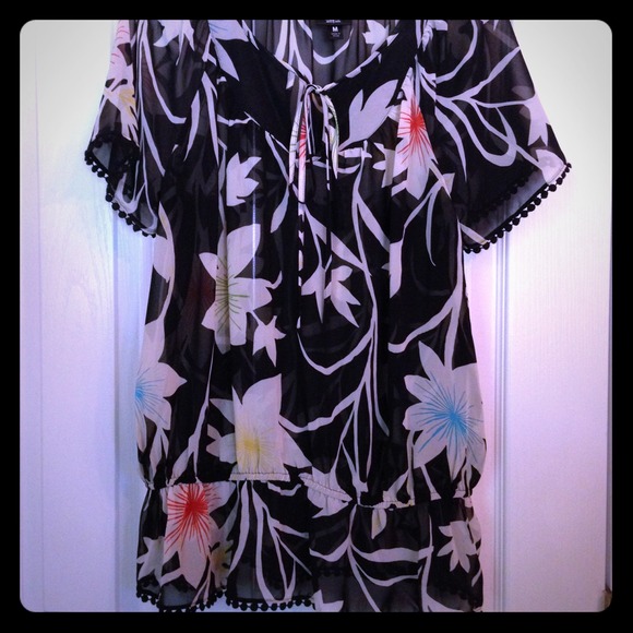SALE!💥Blouse with black and white pattern - Picture 1 of 3