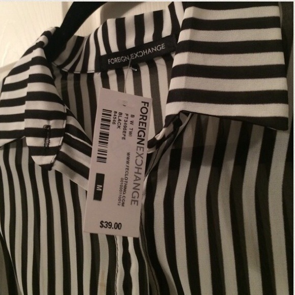 Never worn foreign exchange chiffon top - Picture 3 of 3