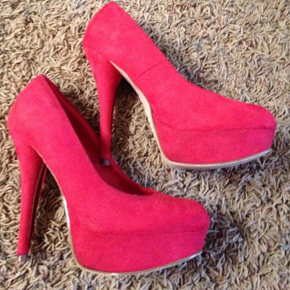 Red platform heels - Picture 2 of 3