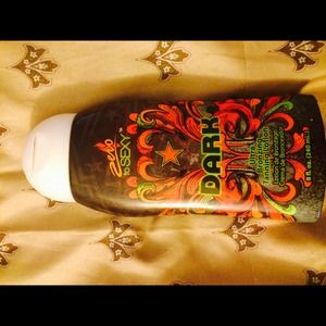 🚫SOLD🚫Dark tanning lotion