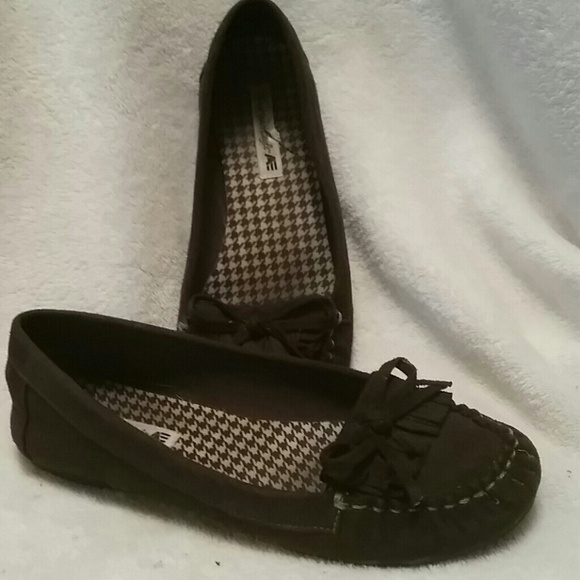 Chocolate American Eagle moccasins 6.5