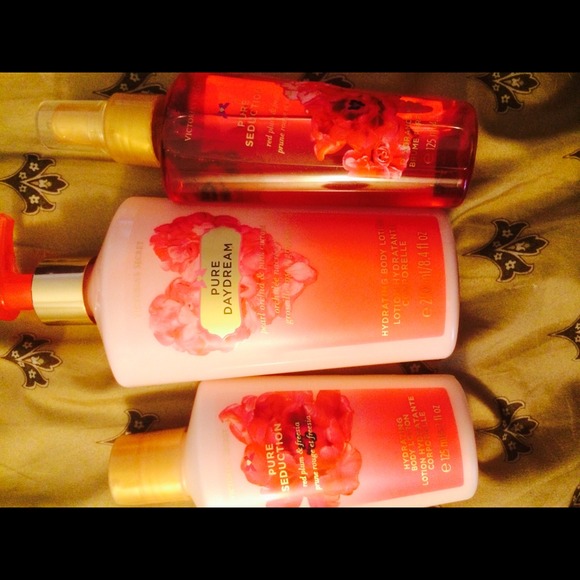 🚫SOLD🚫Victoria secret body bundle