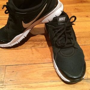 Used Nike snickers size US 7 🎉🎊👍