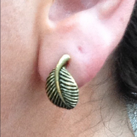 🍂Leaf Earrings❌sold❌ - Picture 3 of 4