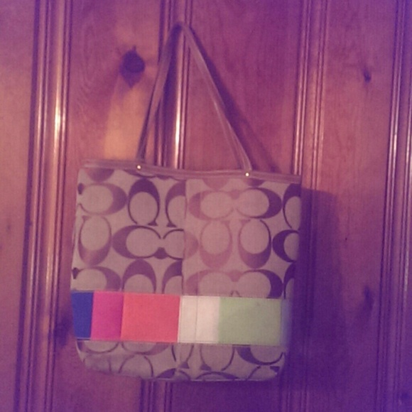 Coach Purse Don't Miss this deal!