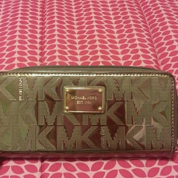 Michael kors wallet
