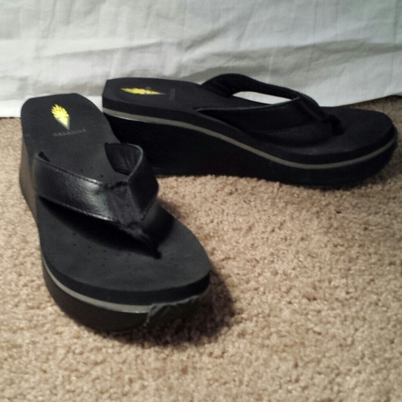 Stylish Volatile Brand Platform Flip-flops