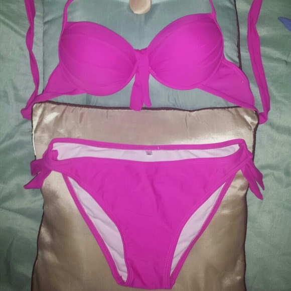 Bathing suit - Picture 2 of 2