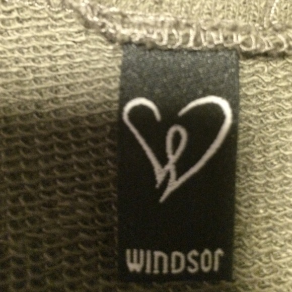 💚Green Windsor sweater💚 - Picture 3 of 4