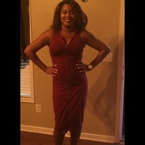 Wine color zipper dress. Snatched