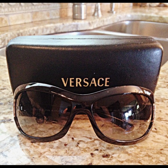New Versace sunglasses,comes w/ original hard case