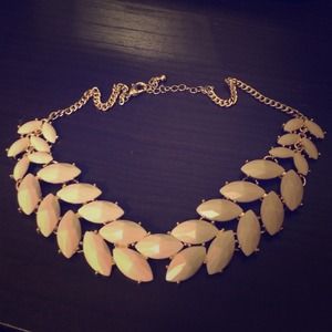 Leaf light pinkish color necklace. Gorgeous