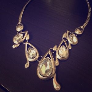 Beautiful crystal teardrop costume necklace