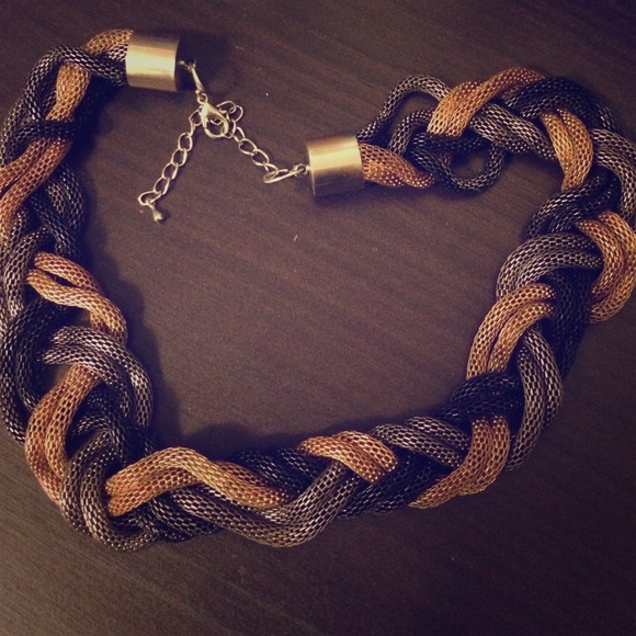 Black, bronze and silver twist short necklace