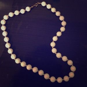 Classic white pearl necklace