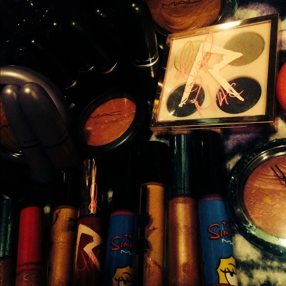 All Mac Limited Edition items will negotiate 27pcs - Picture 2 of 4