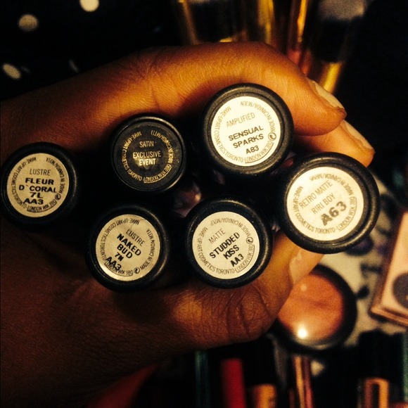 All Mac Limited Edition items will negotiate 27pcs - Picture 3 of 4