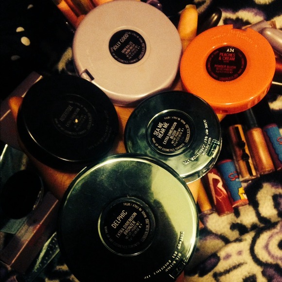 All Mac Limited Edition items will negotiate 27pcs - Picture 4 of 4