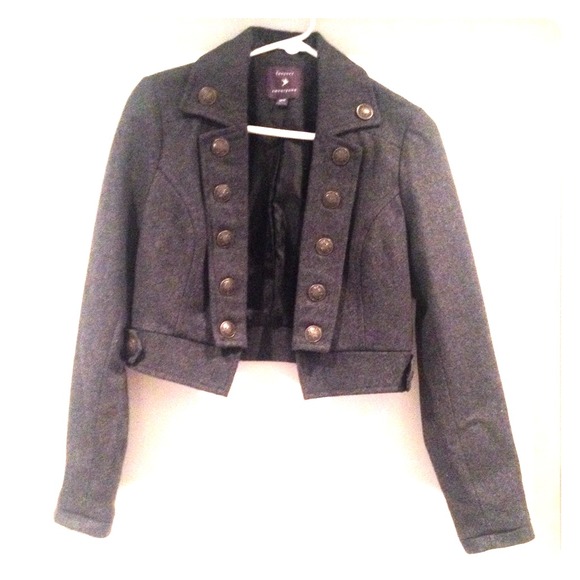 Rare! Adorable button crop jacket!