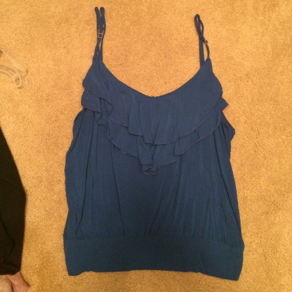 blue tank top