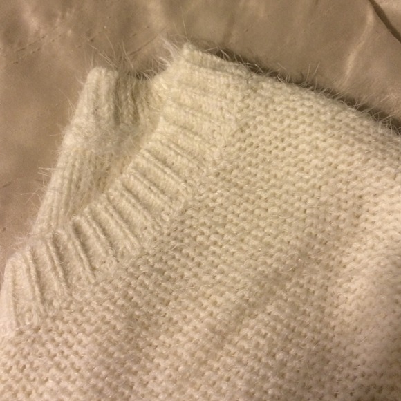 SOLD !Fall trend ~ Owl Distressed Sweater NEW - Picture 4 of 4