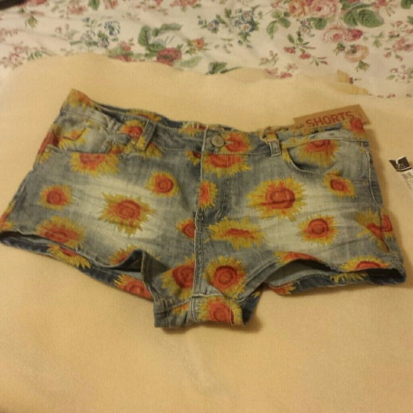 RUE Denim - REDUCED!! CUTE SHORTS