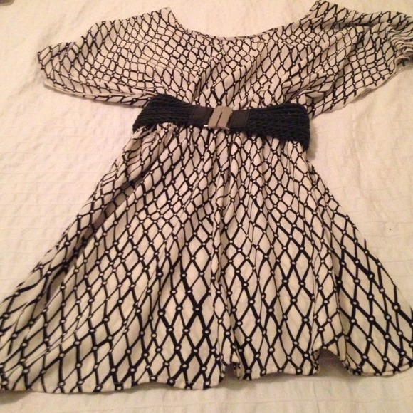 Dress - Picture 2 of 4