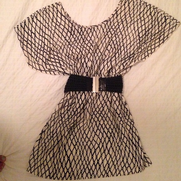 Dress - Picture 3 of 4