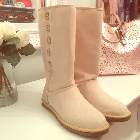 UGG LINEN SIDE BUTTON Boots SZ 8