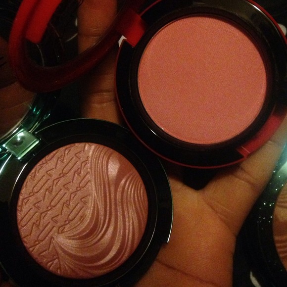 Photos of mac blushes - Picture 3 of 4