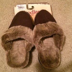 Fuzzy Brown Isotoner Shoes