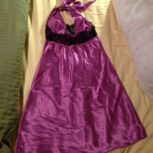 Lingerie - Picture 2 of 2