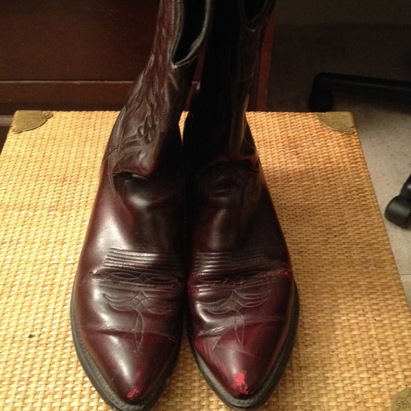 Vintage maroon cowboy boots