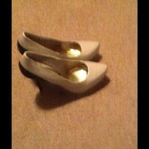 Patten leather high heel shoes