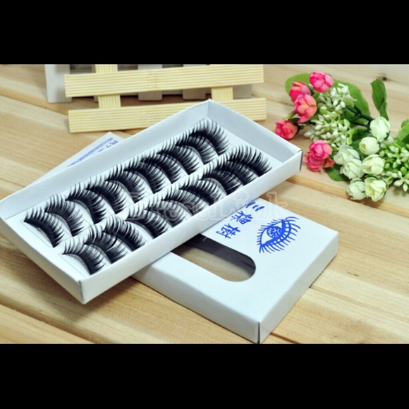10 Pcs Thick Long False Eyelashes