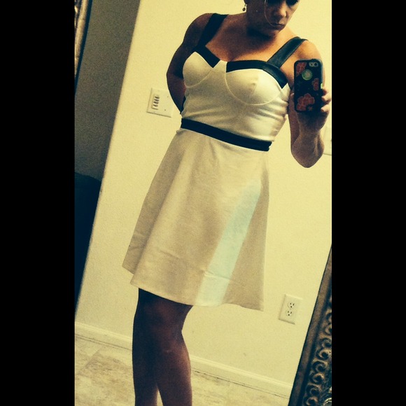 NWT Jack by BB Dakota "Keryn" Dress - Picture 3 of 4