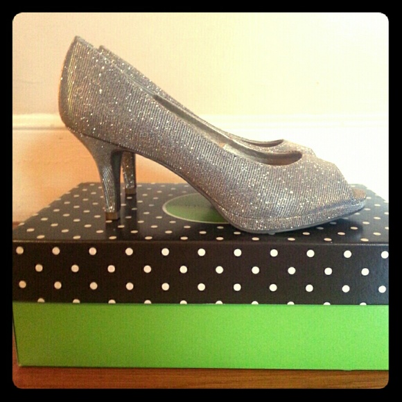 Fabulous Shimmer Doreen Pumps