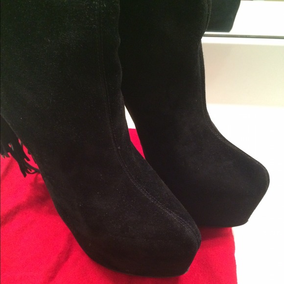 🚫SOLD🚫🎉2X HOST PiCK🎊 Christian Louboutin Boots - Picture 3 of 4