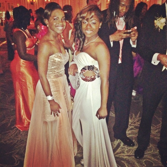 Prom Dress ! - Picture 2 of 4