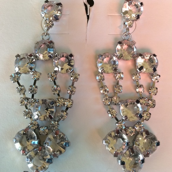 Chandelier earrings. New and never been used. - Picture 2 of 2