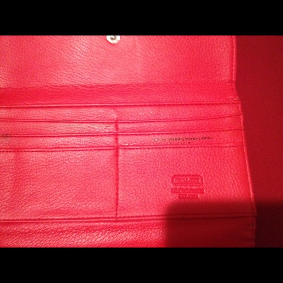 Red coach wallet - Picture 3 of 3