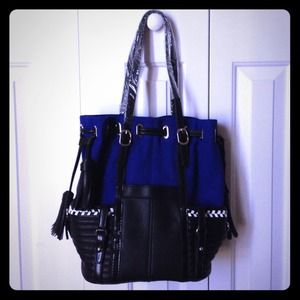 💥Blue and black faux leather bag💥