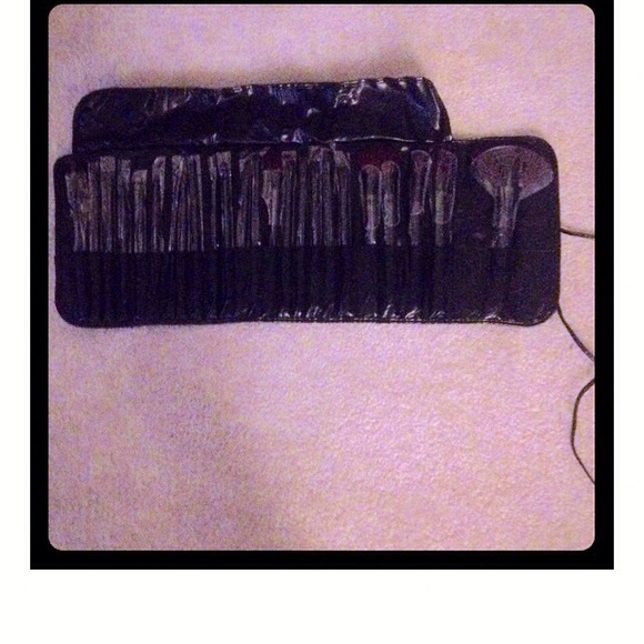 Deluxe Brush Set