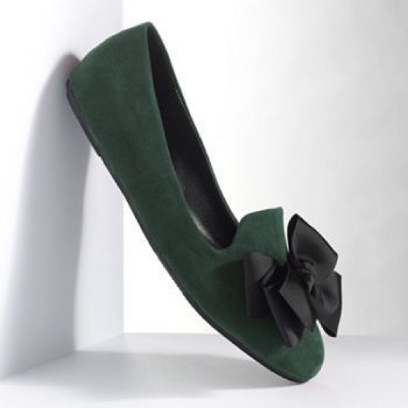 Vera wang smoking flat in emerald with bow