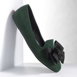 Vera wang smoking flat in emerald with bow