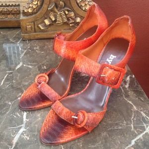 🍁🍃🍂Beautiful Burnt Orange Heel - Size 7