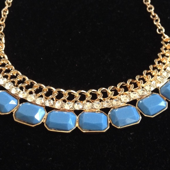 BUY 2 GET 3 FREE! Statement Necklace. NWT - Picture 2 of 2